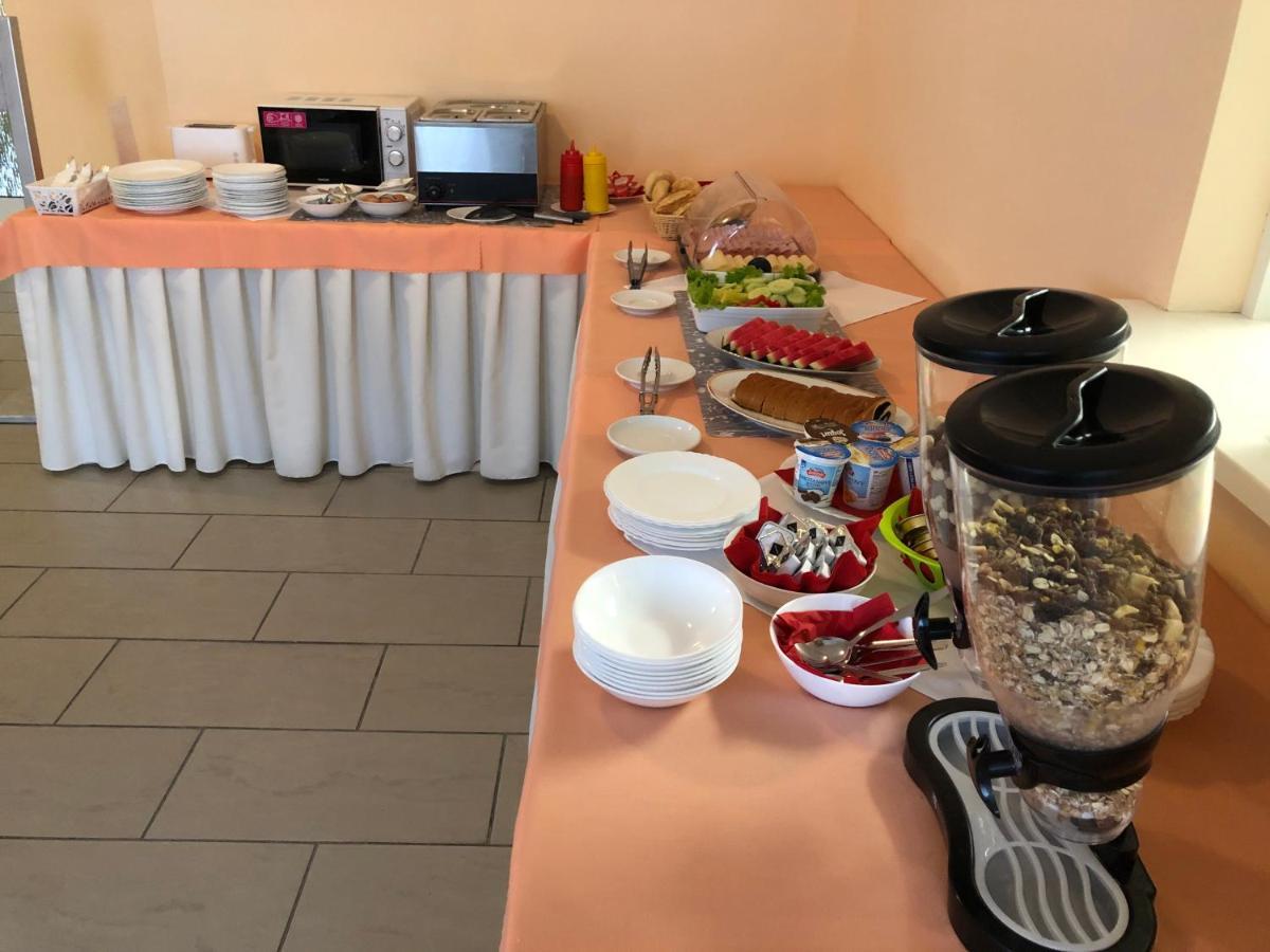 Hotel Hokejka Prievidza Esterno foto