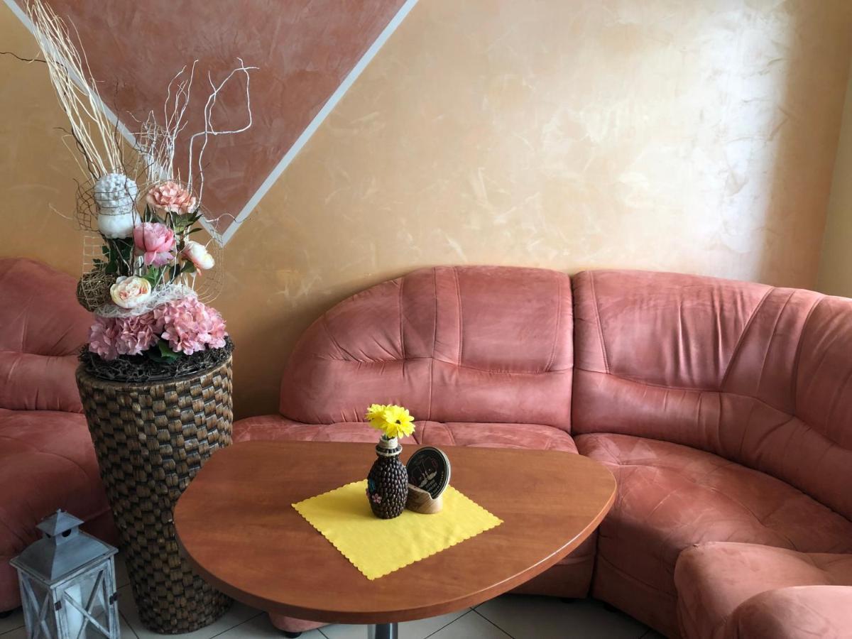Hotel Hokejka Prievidza Esterno foto