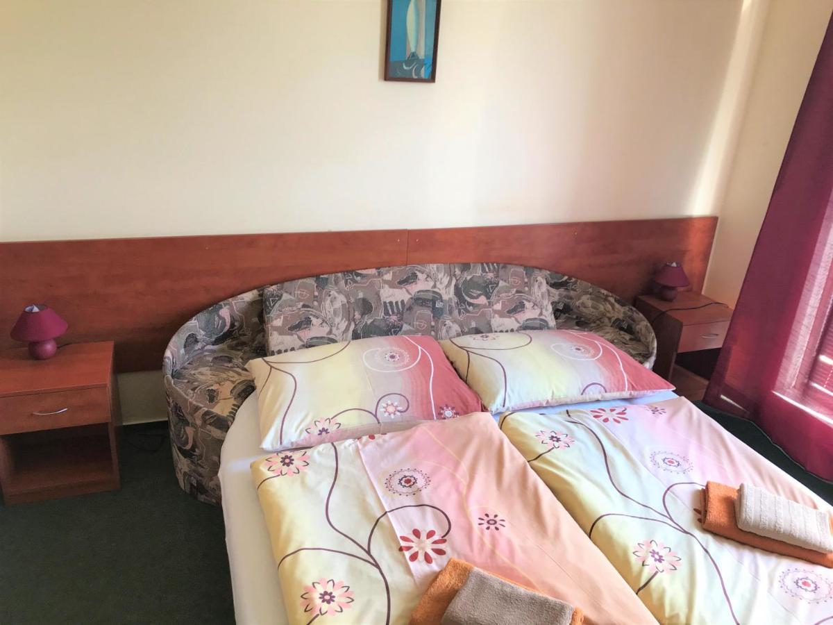 Hotel Hokejka Prievidza Esterno foto